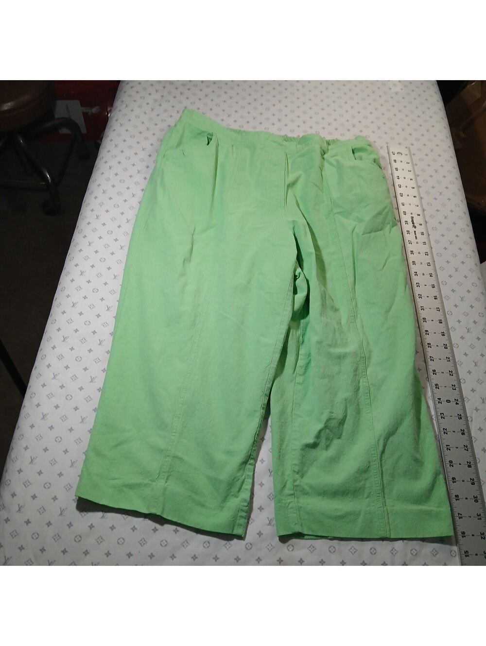 Alfred Dunner Capri Pants Size 18 Green Textured Pull On Cropped Womens